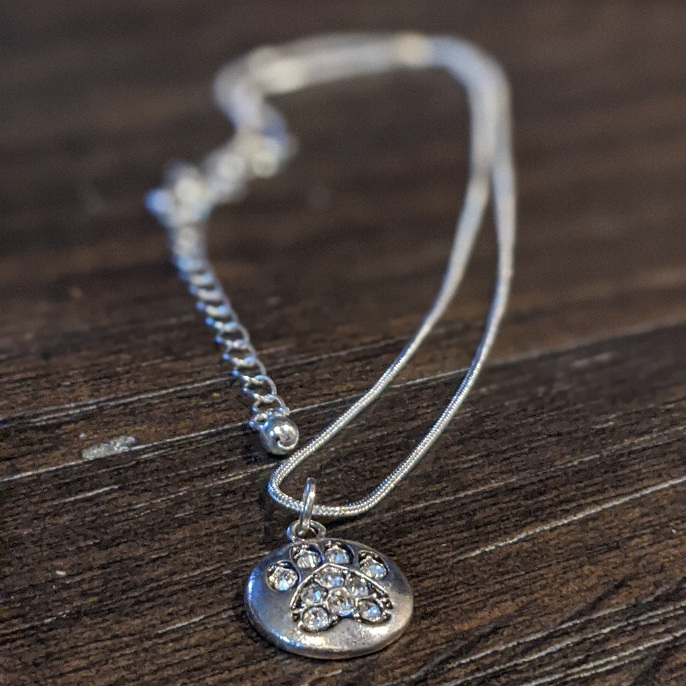 16 in Paw print necklace